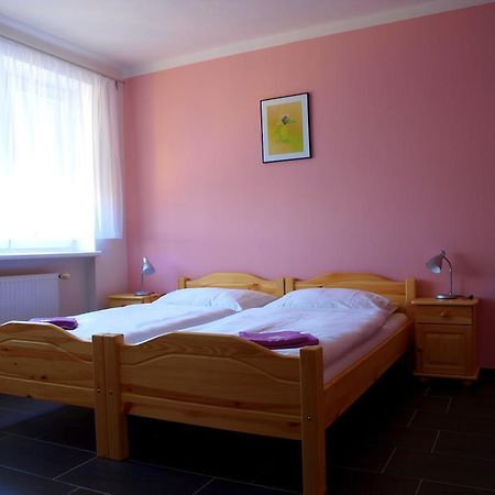 Penzion U Dvou lip Drnholec Chambre photo
