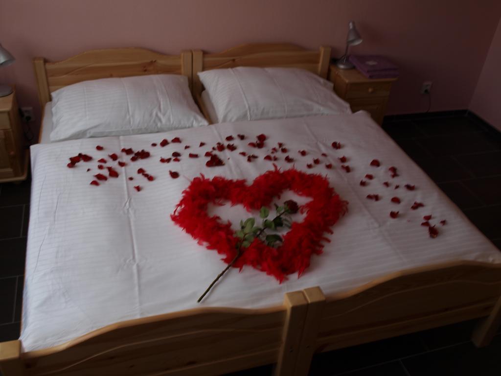 Penzion U Dvou lip Drnholec Chambre photo