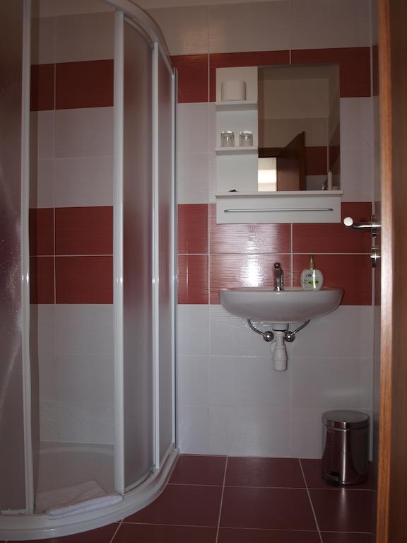 Penzion U Dvou lip Drnholec Chambre photo
