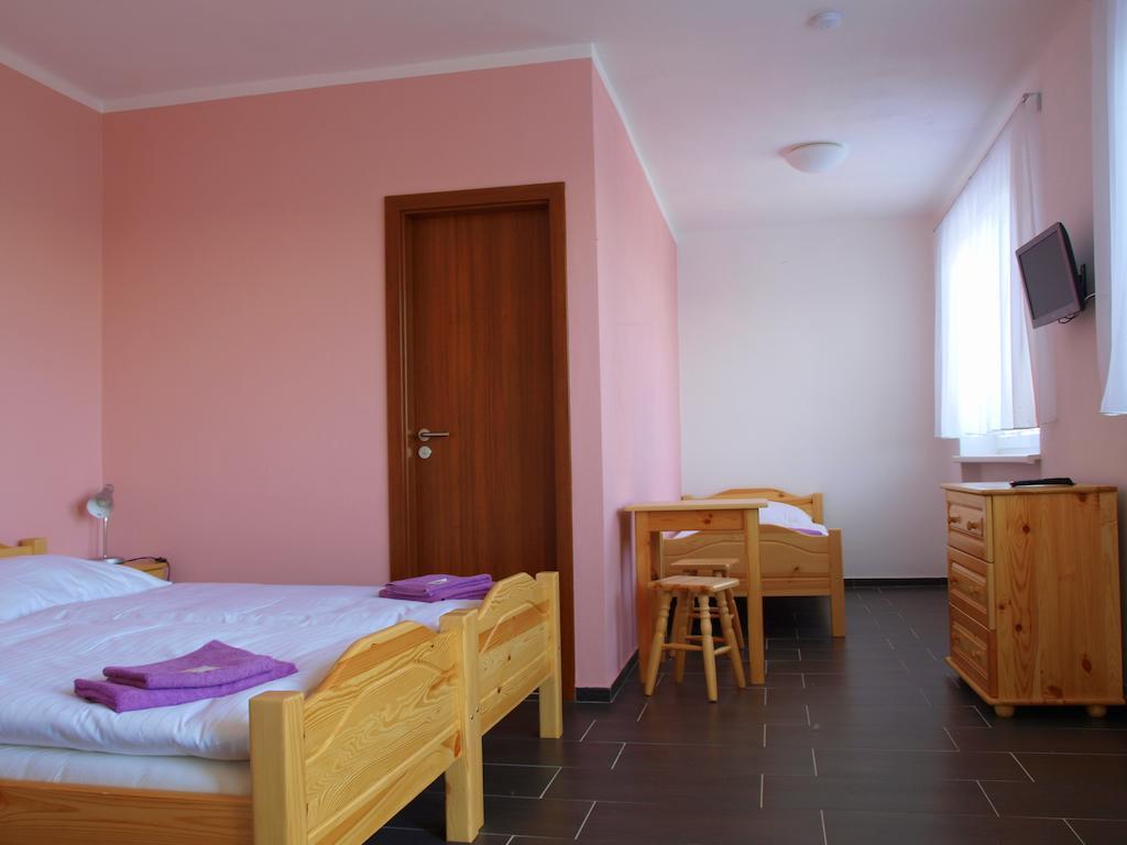 Penzion U Dvou lip Drnholec Chambre photo