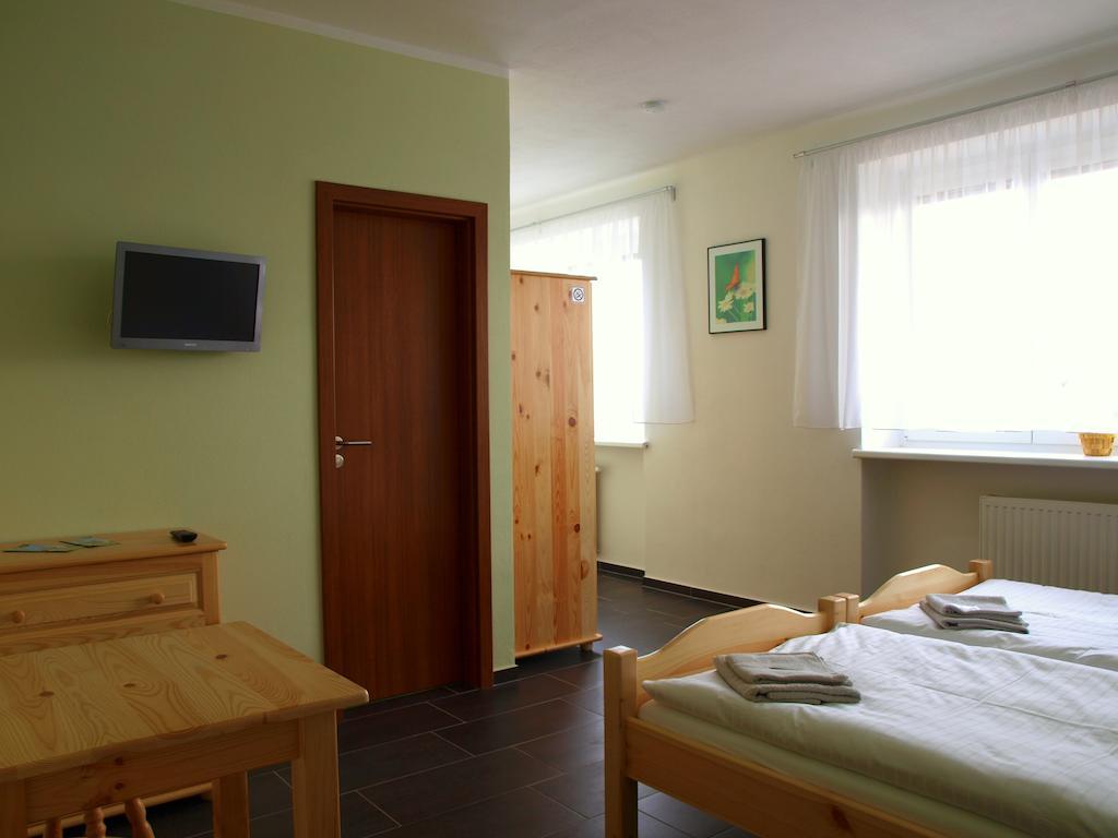 Penzion U Dvou lip Drnholec Chambre photo